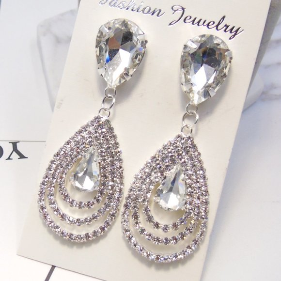 Jewelry - (BI) Water drop shaped earrings